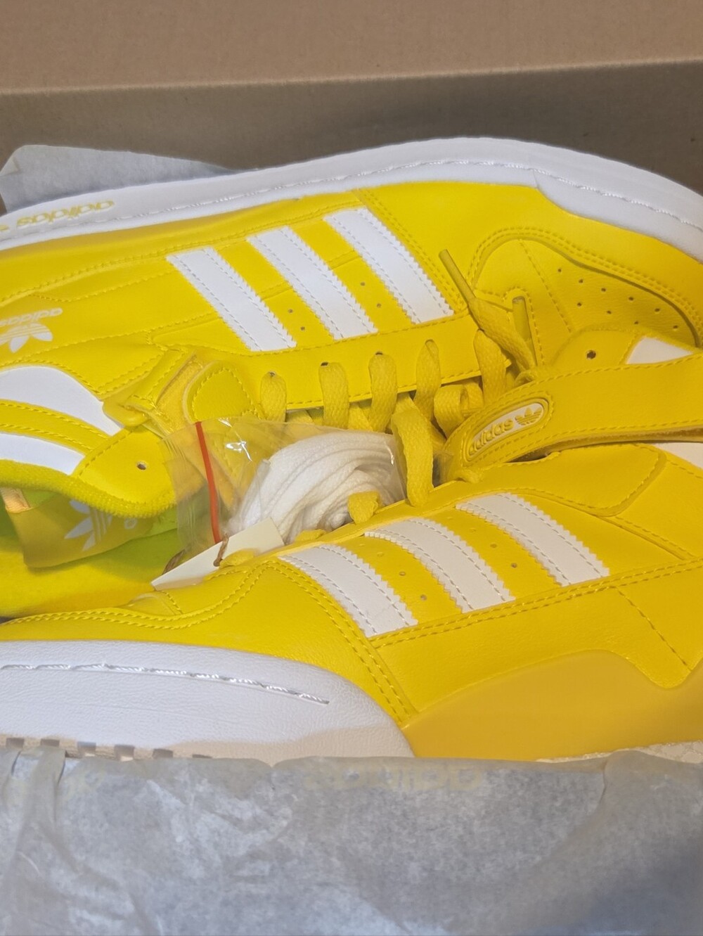 Size 10.5 - Adidas Forum Mid Yellow White GY5791  New In Box - Picture 10 of 11